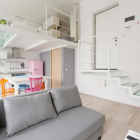 Guesthost - Cosy On 2 Levels! * Milán